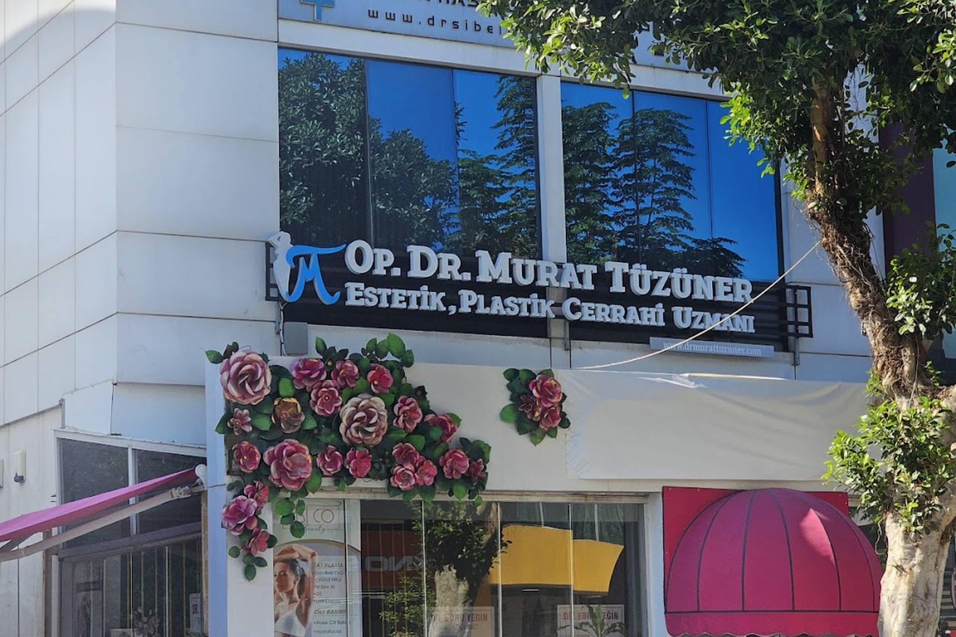 Dr. Murat Tüzüner - Aesthetic, Plastic and Reconstructive Surgeon